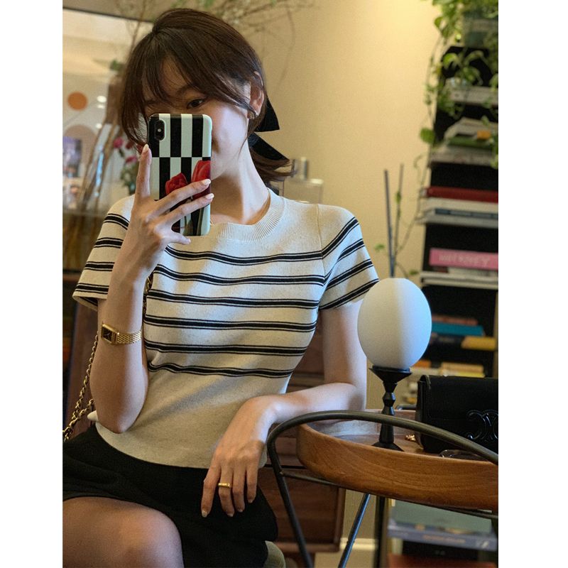 French retro style slim and versatile short sleeve round neck contrasting striped short ice silk sweater T-shirt top for women