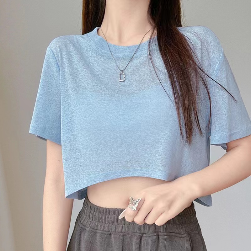 Ice silk knitted blouse for women with half-sleeved short-sleeved T-shirt loose sunscreen air conditioning shirt design black top summer