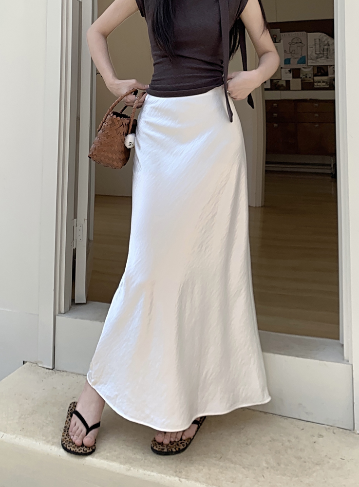 Real shot of elegant silk skirt with high waist slim hip long skirt
