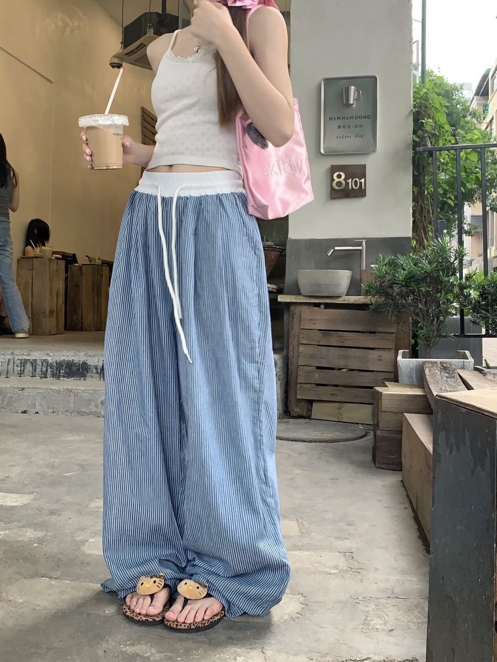 Real shot of loose spliced ​​striped wide-leg trousers for women in summer casual vertical trousers