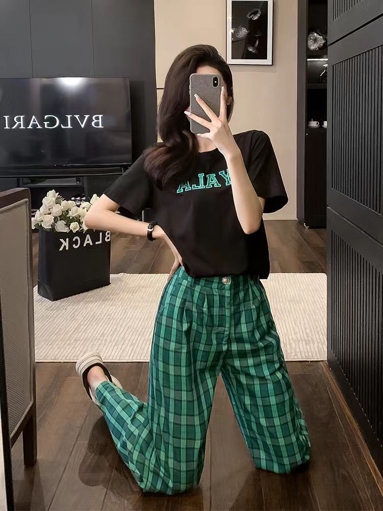 Personalized fashionable age-reducing outfit loose large-size plaid pants two-piece set women's summer thin short-sleeved top set