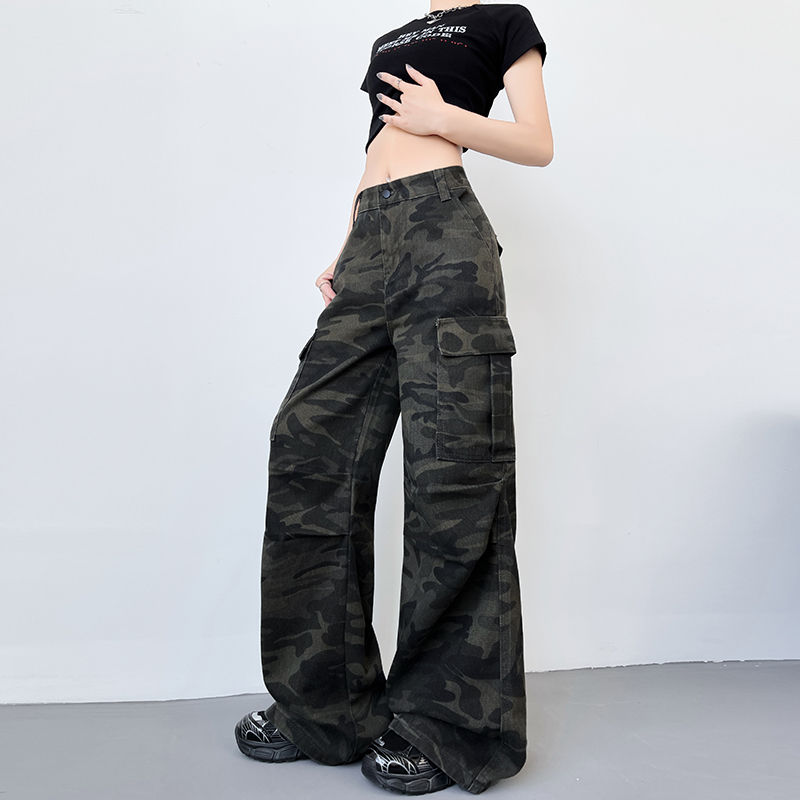辣妹高街迷彩微喇工裝褲女款2025新款春秋軍綠色美式登山褲