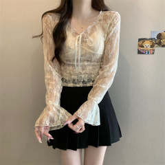 實拍 喇叭袖蕾絲V領長袖上衣純欲打底衫+內搭蕾絲吊帶兩件套