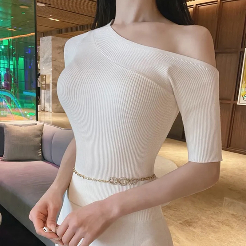 Unique threaded off-shoulder off-shoulder half-sleeved T-shirt for women's summer new design niche