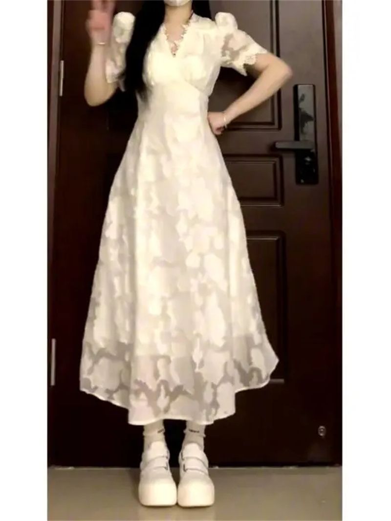 French white lace puff sleeves V-neck dress for women in summer high-end waist and gentle short-sleeved long skirt