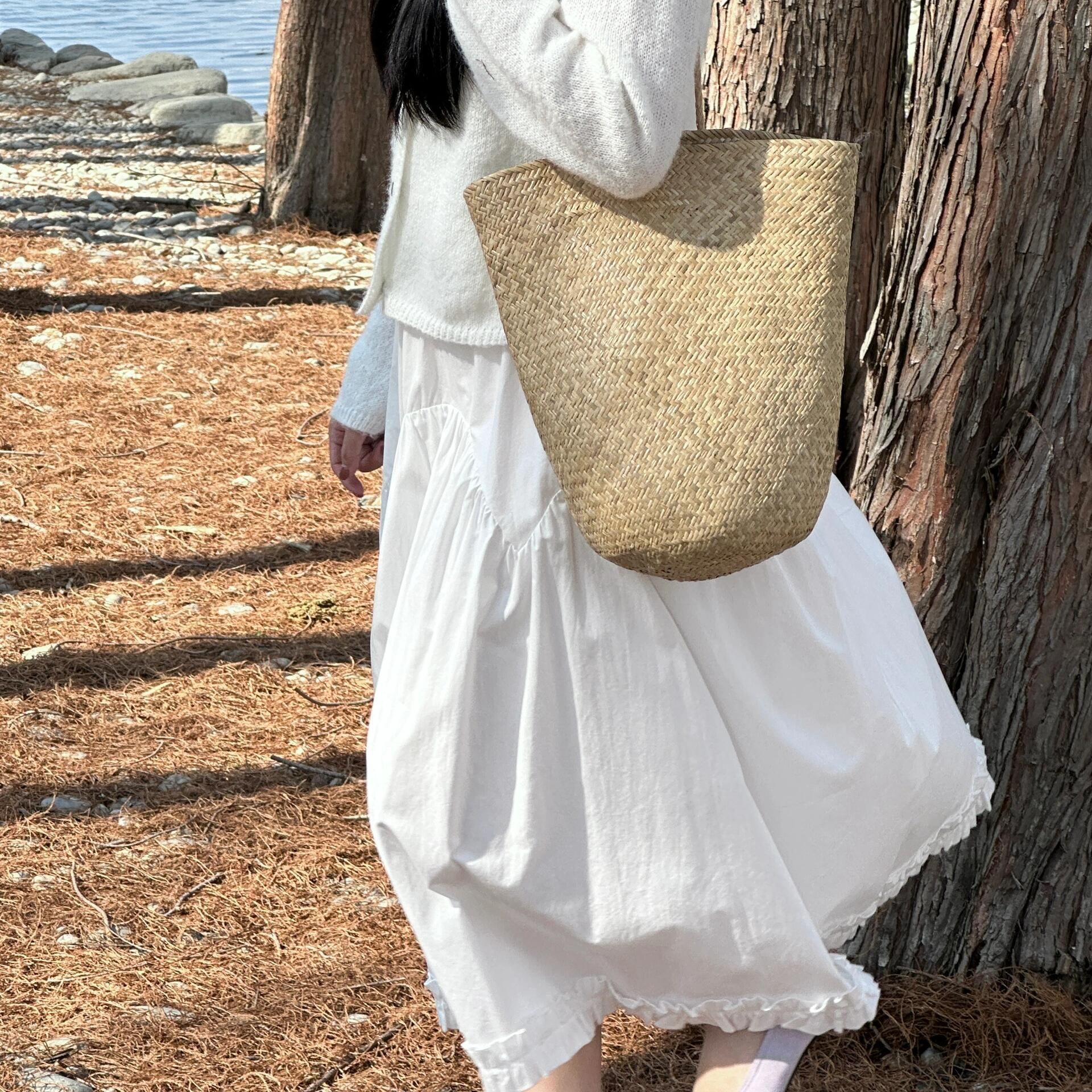 Beautiful temperament, wood ear skirt 2025 new sweet and unique niche high waist cover hip A-line mid-length skirt