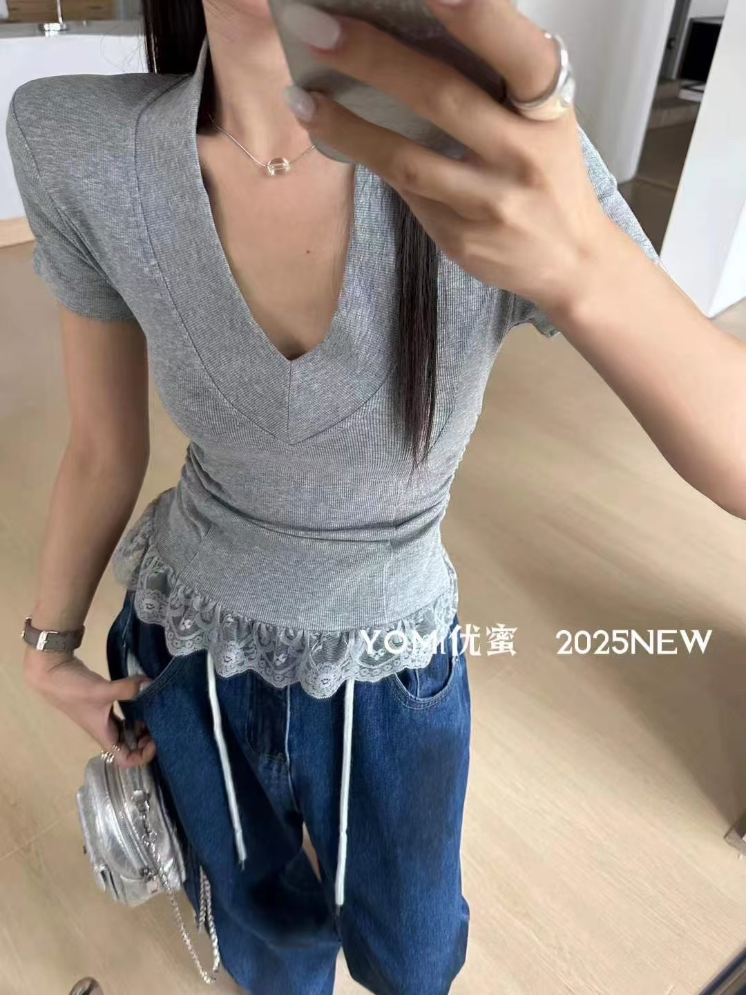 Korean chic new Korean V-neck slim slim top for women in summer pure hot girl lace short-sleeved T-shirt