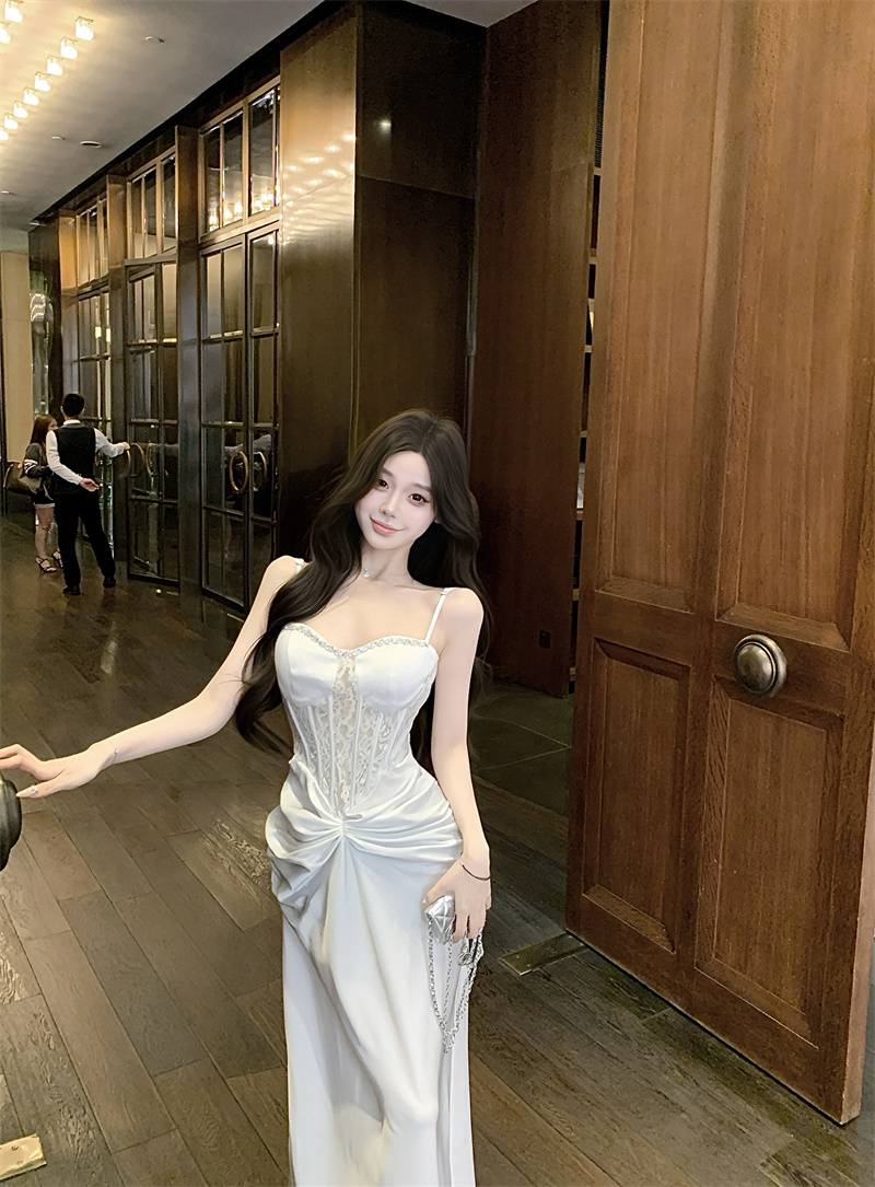 Real photos of goddess coming in spring dress French celebrity lace spliced ​​fish bone suspender dress dress