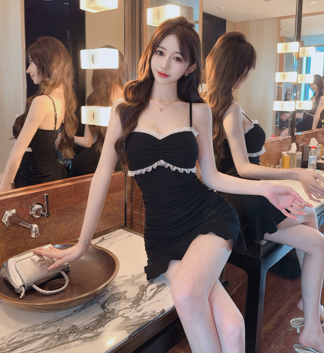 Real shot of new temperament celebrity suspender skirt sexy strapless hip slim dress