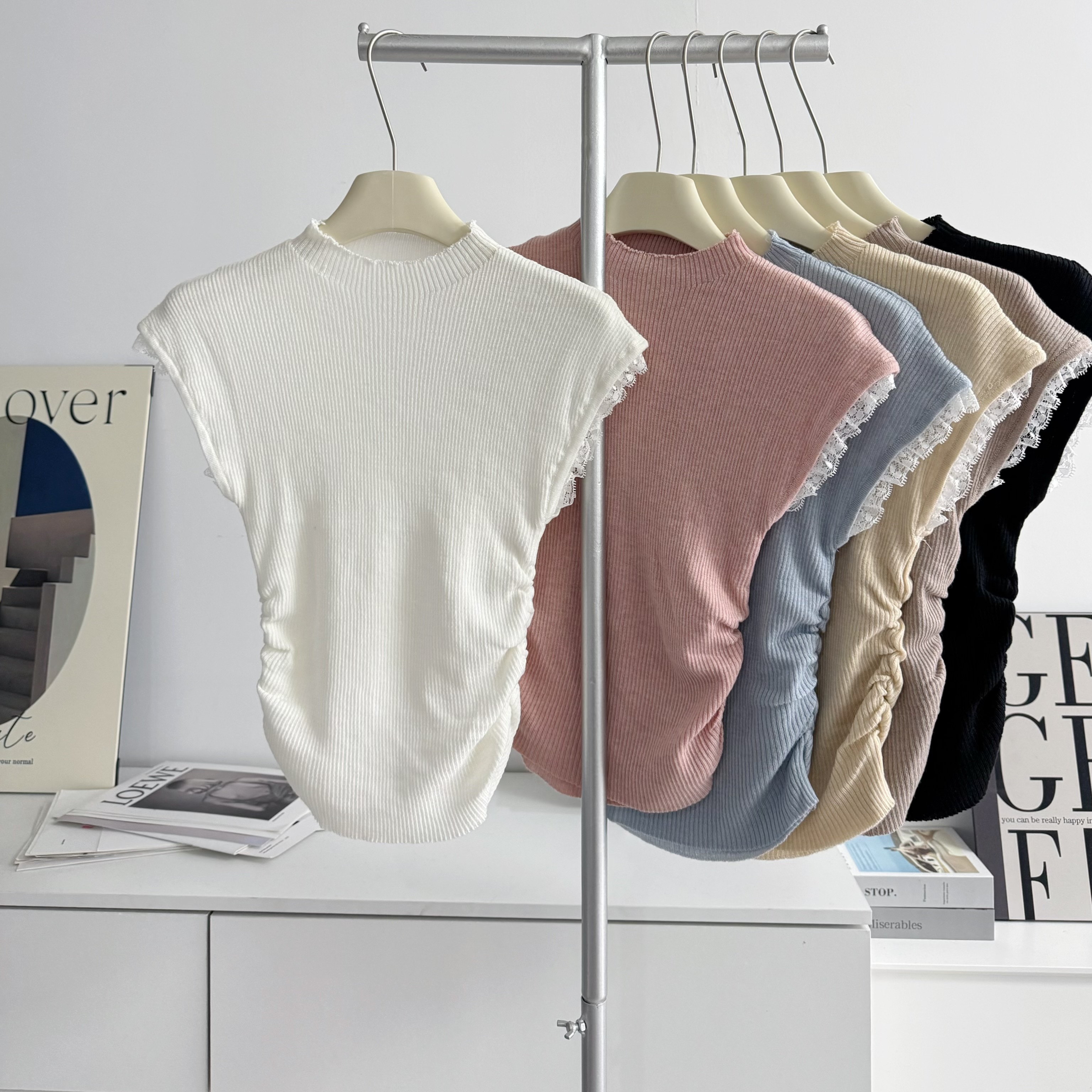 White design-slim base shirt, short-sleeved T-shirt for women, summer sweater, pleated slim hot girl age-reducing top
