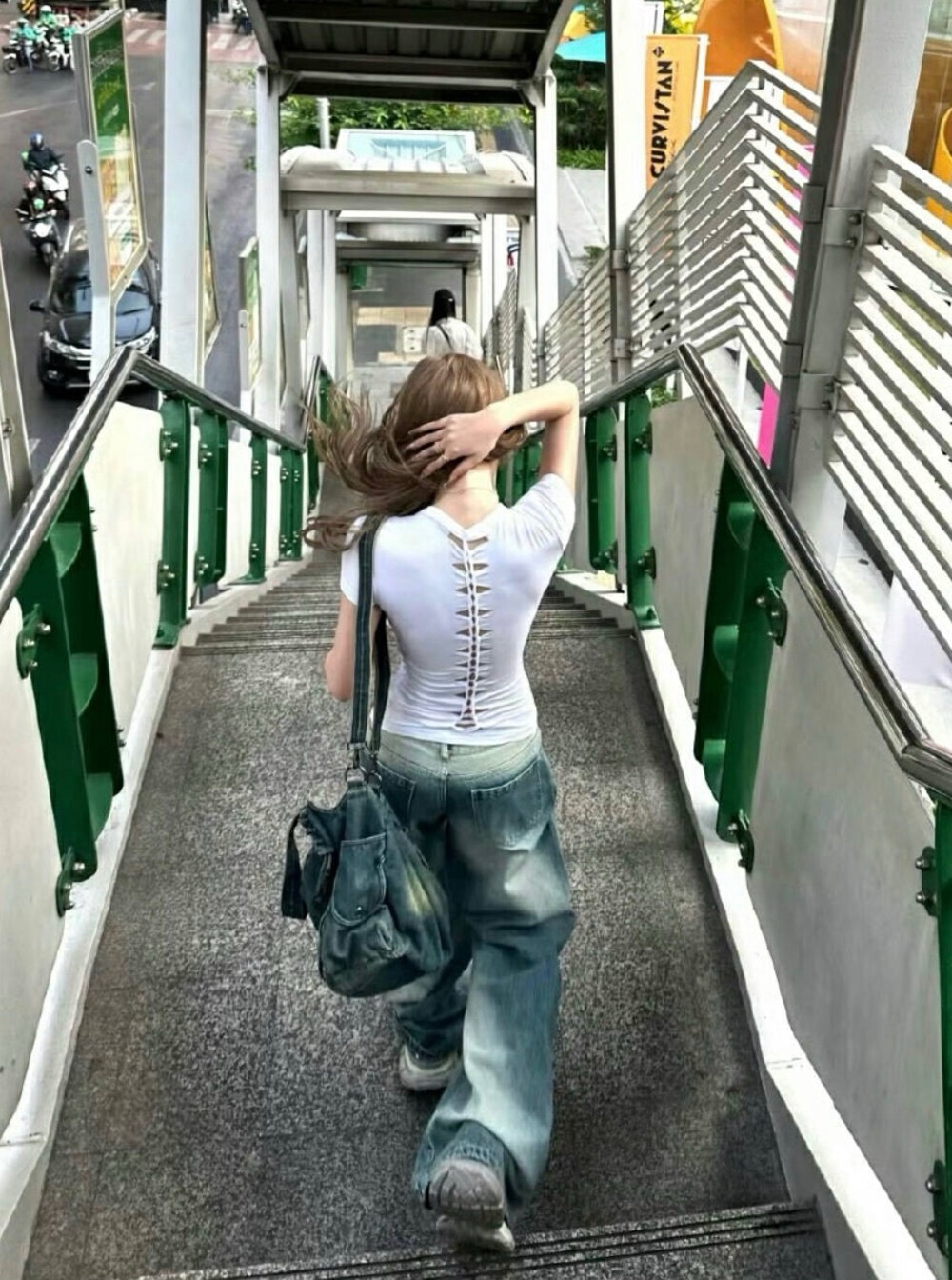 夏季新款純欲氣質小女人圓領拼接鏤空扭結設計修身顯瘦短袖T恤