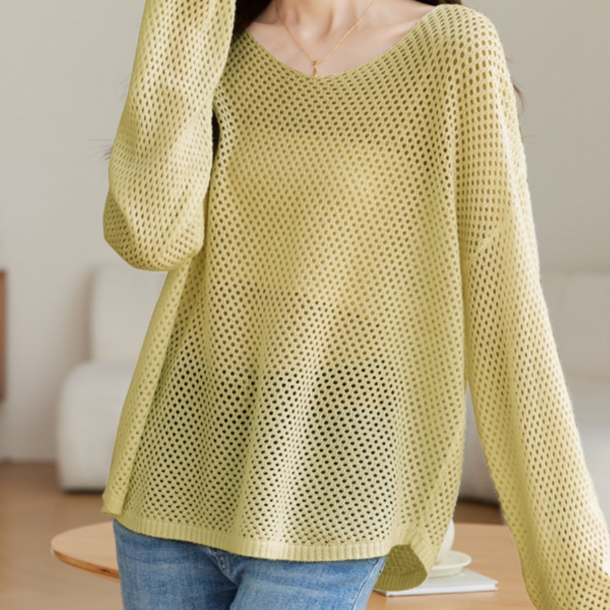 Hollow thin knitted sweater T-shirt for women early spring and autumn new fashionable V-neck loose lazy style bat sleeve top