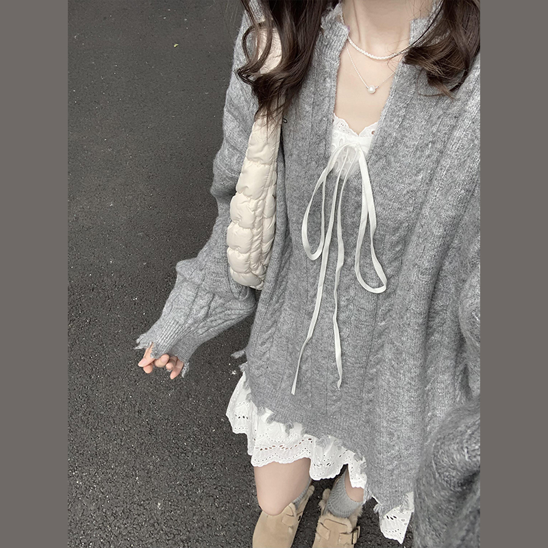 V-neck gray pullover sweater for women in spring wear loose lazy style high-end sweater mid-length top for women