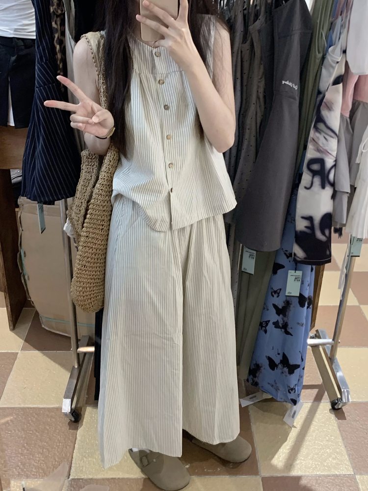 Real shot of minimalist and sequin striped vest Japanese high-waisted A-line skirt two-piece set