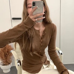 Korean red knitted cardigan for women in early autumn design with round neck slim fit and slim waist long sleeves inner top