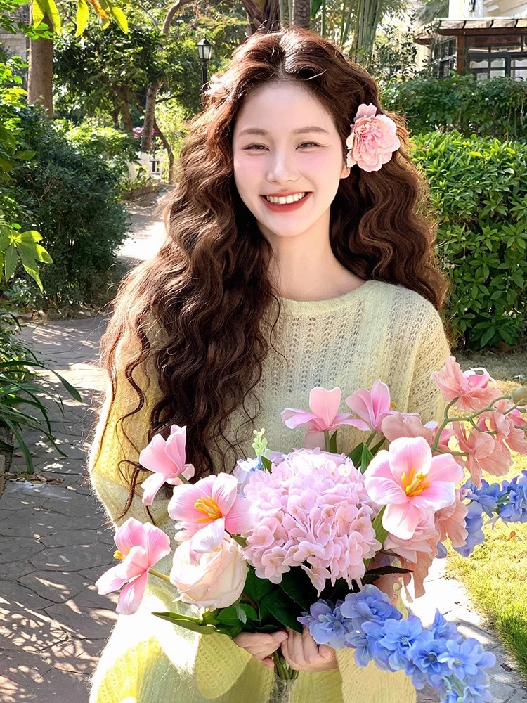Light green hollow hook flower long-sleeved sweater for women in spring 2025 new loose thin sunscreen top