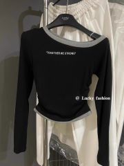 Thirteen lines of letters oblique shoulder block color long-sleeved T-shirt for women 2025 early spring new design hot girl slim top