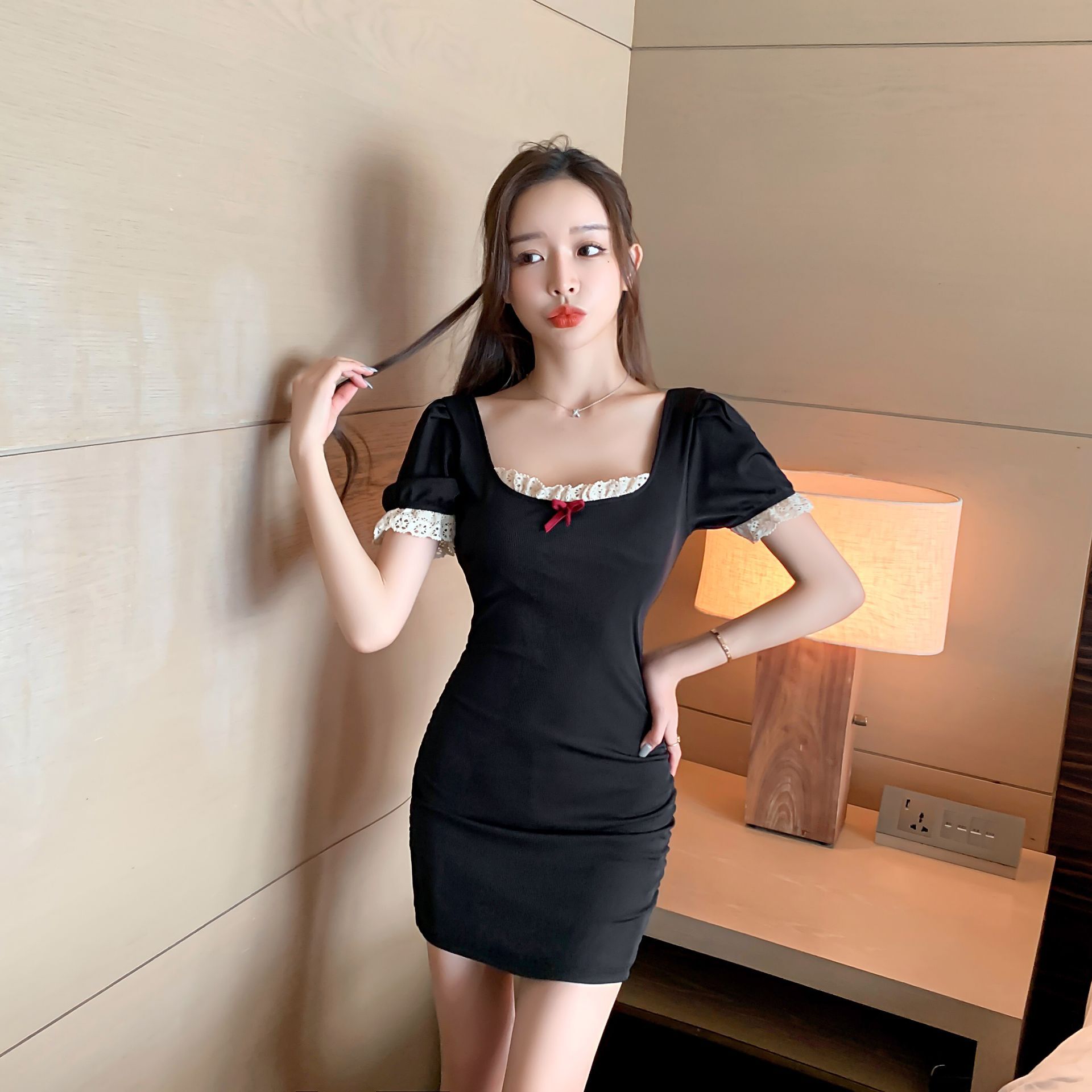 Real photo of small retro temperament waist-hugging pleated skirt for women with summer lace puff sleeves dress