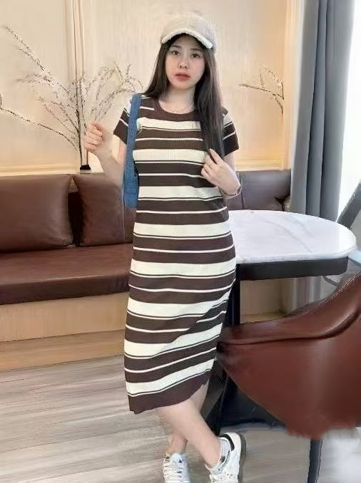 Korean style versatile short-sleeved inner strap knitted dress with fashionable tassel design casual round neck mid-length skirt