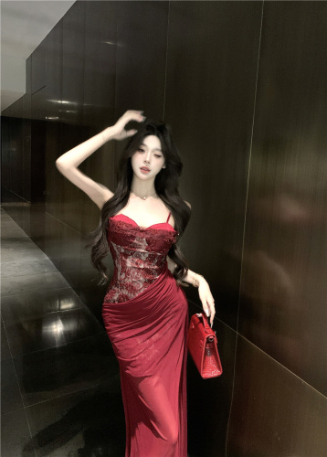 实拍~纯欲性感蕾丝吊带连衣裙夏新款氛围感红色收腰包臀长裙