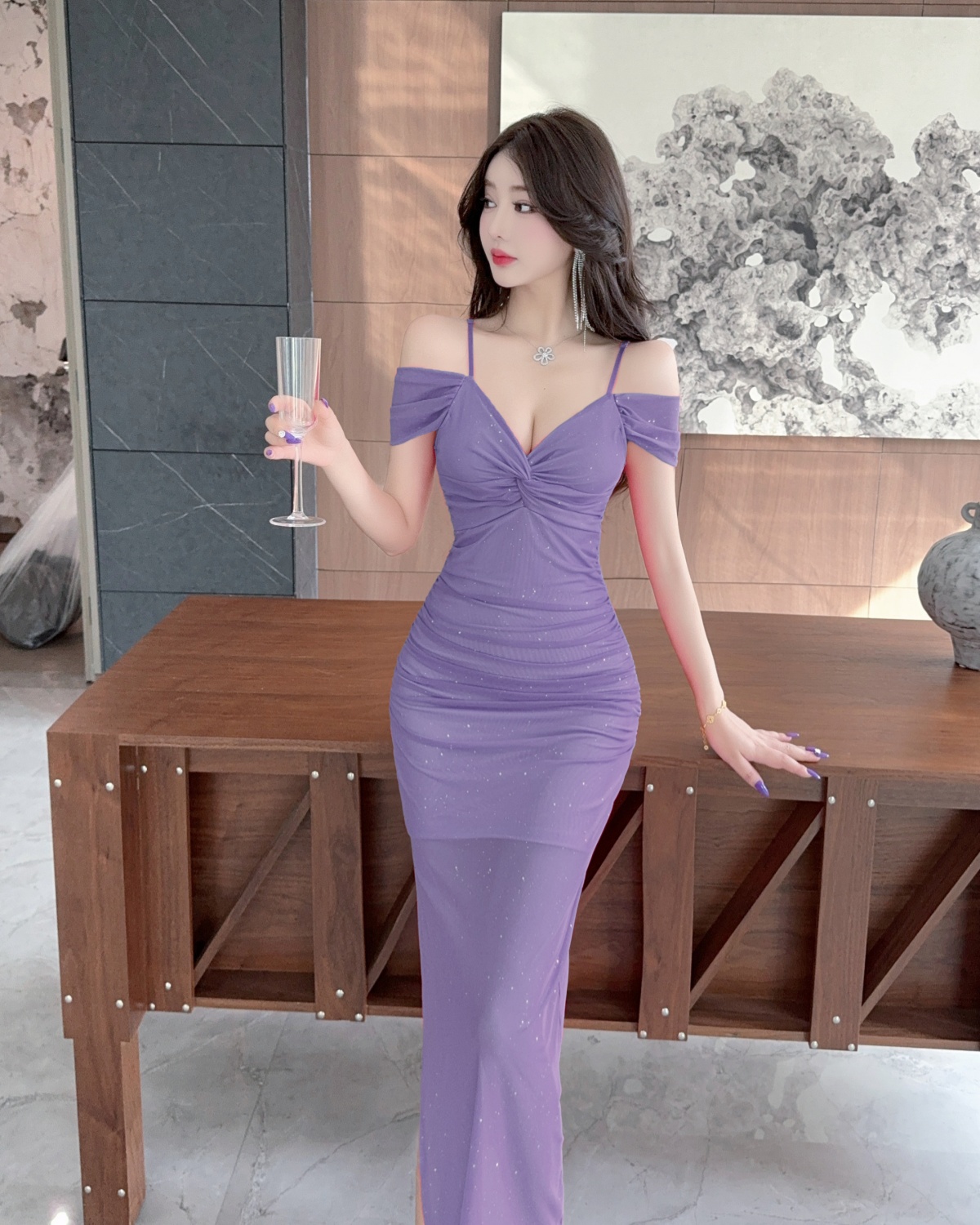 Real shot of versatile sexy long sexy off-shoulder mesh suspender slim hip-packing dress