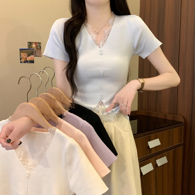 Real shot of the new summer dopamine lace spliced ​​V-neck design niche ice silk short beautiful top