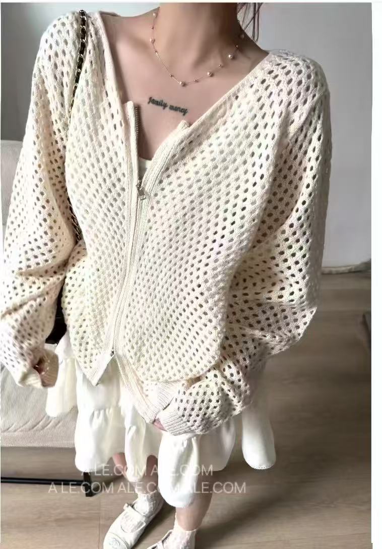 Korean women's clothing 2025 spring niche versatile design sense hollow wool zipper knitted sweater