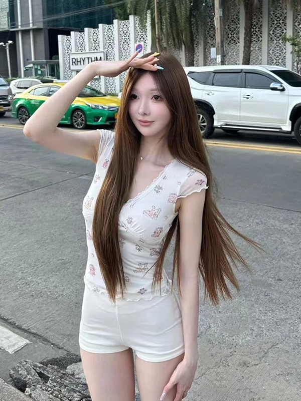 可愛印花V領短袖t恤女夏季新款純欲風甜辣妹修身顯瘦短款上衣