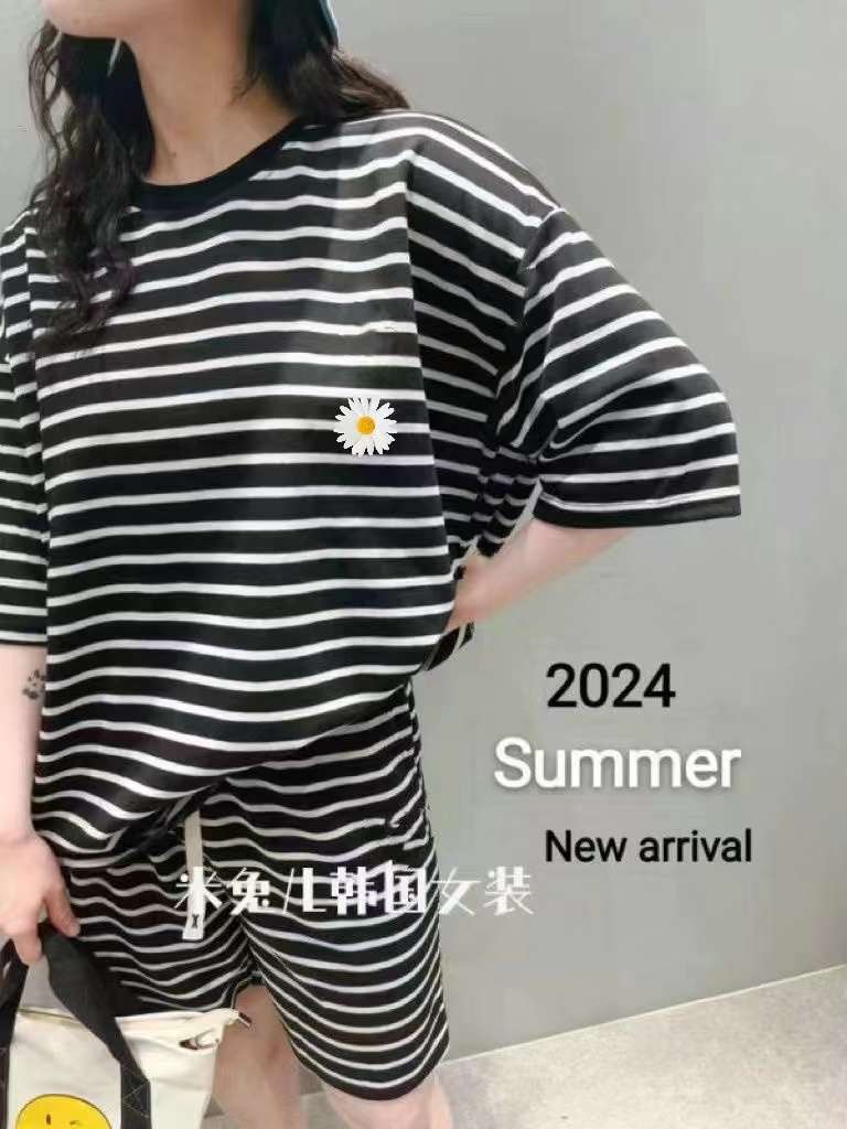 South Korea Dongdaemun Women's Summer New Style 2025 Striped Short Sleeve T-Shirt Shorts Set
