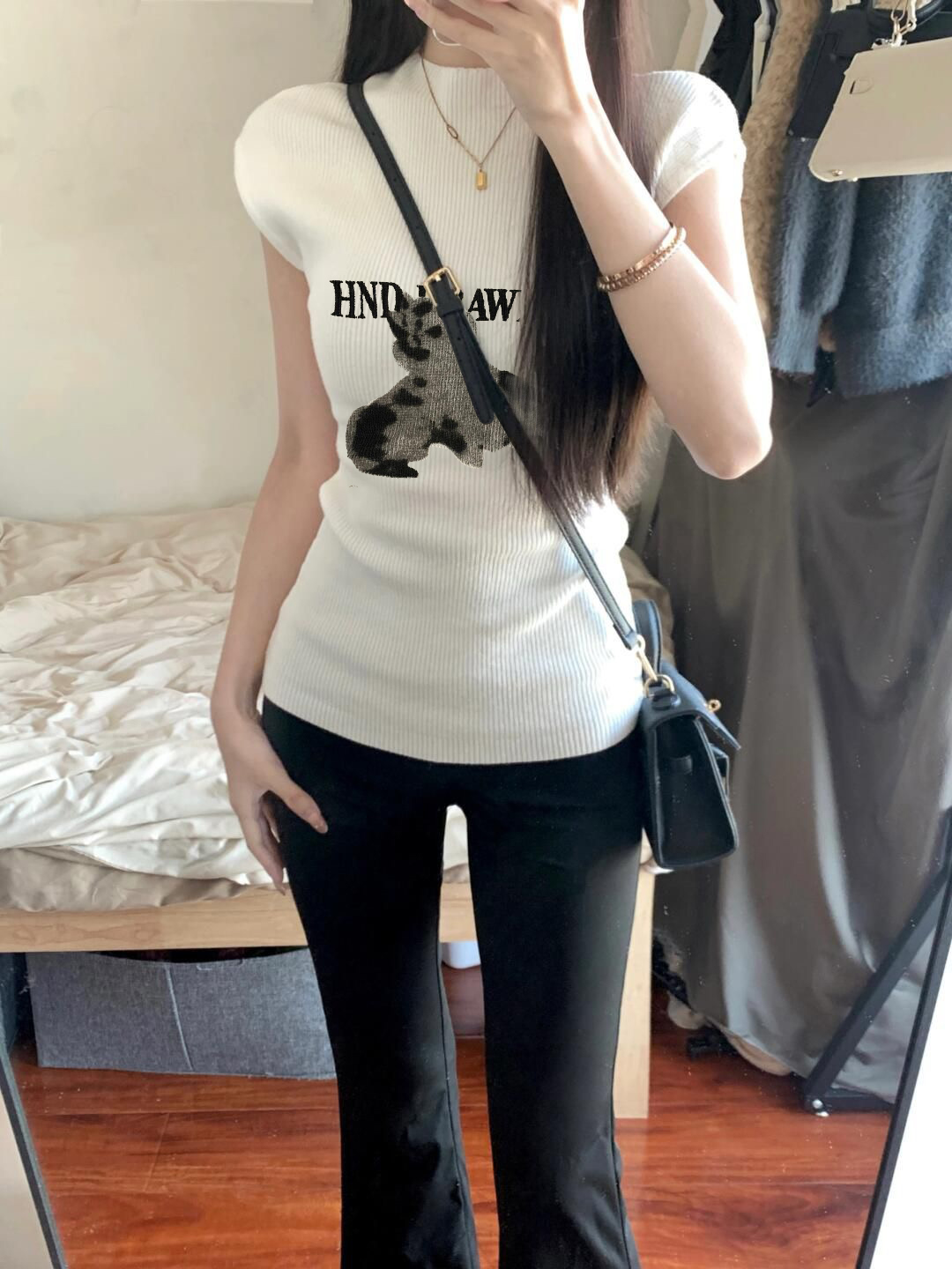 Slim base knitted sweater white top for women in summer design niche shoulder short-sleeved T-shirt
