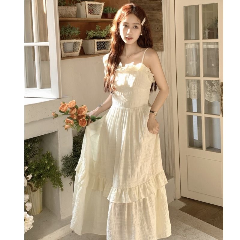 Black earring suspender dress for women in summer 2025 new sweet French waist-hugging and slimming design super fairy long skirt