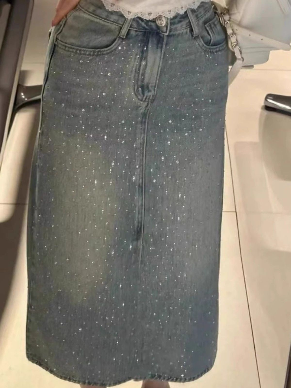 New light blue hot diamond denim skirt for women in spring and summer high waist slimming mid-length A-line slit skirt trendy