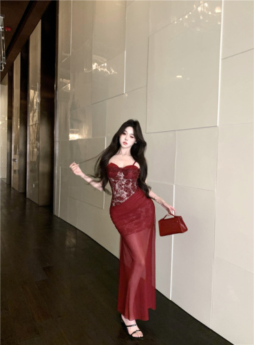 实拍~纯欲性感蕾丝吊带连衣裙夏新款氛围感红色收腰包臀长裙