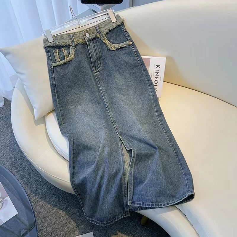 High-waisted slit denim skirt for women in 2025 new slim fit and slim fashion trendy breasted hip skirt