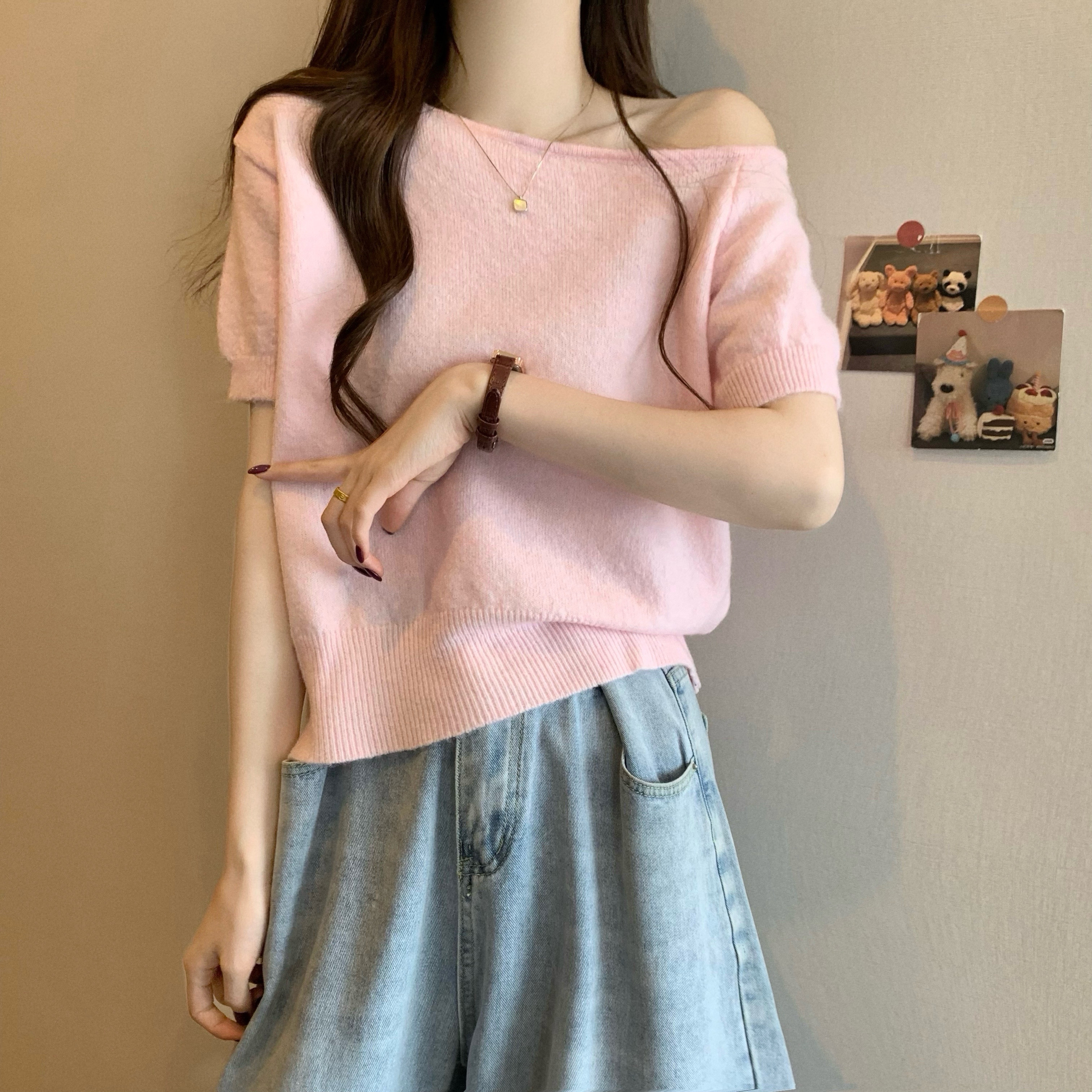 Real shot of the new Korean style design, one-shoulder off-shoulder short-sleeved knitted sweater