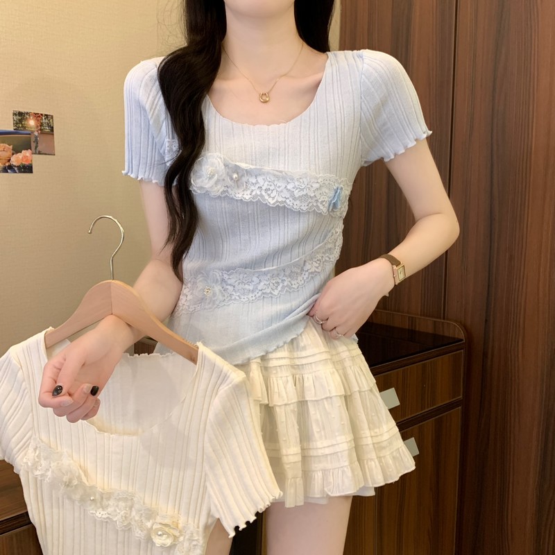 Real shot of the new Korean beautiful lace spliced ​​round neck design short slim top