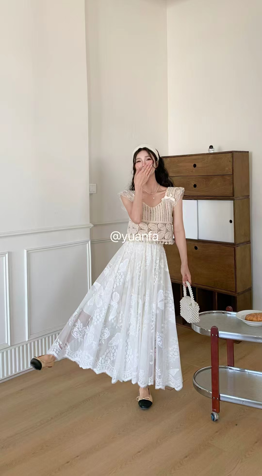 2025 Two-Piece Thai Hollow Lace Strapless Top Short Sleeveless Waistcoat + Lace Half-Length Skirt 