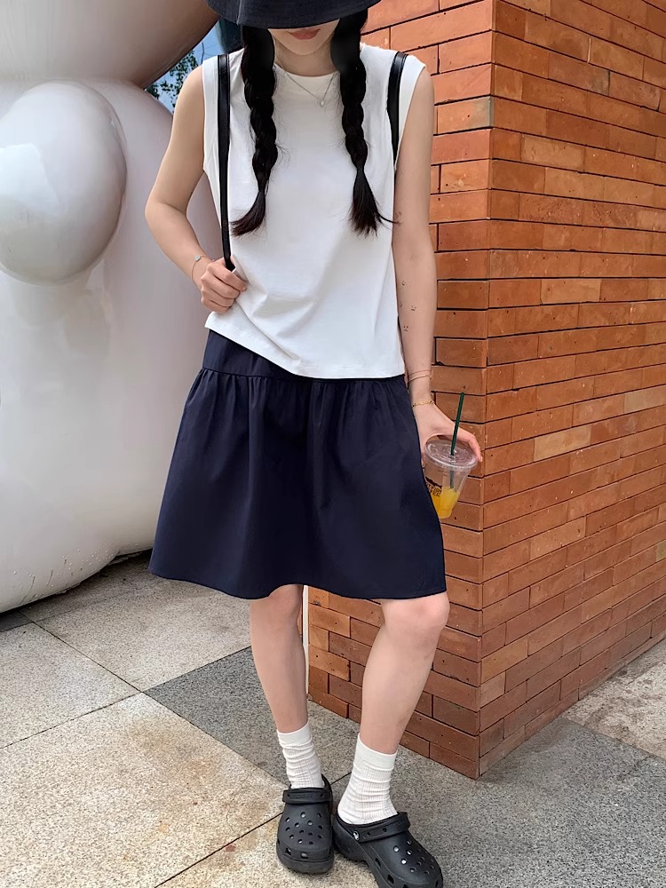 Korean chic skirt elastic short skirt for women in spring and summer 2025 new versatile slim and loose skirt trendy