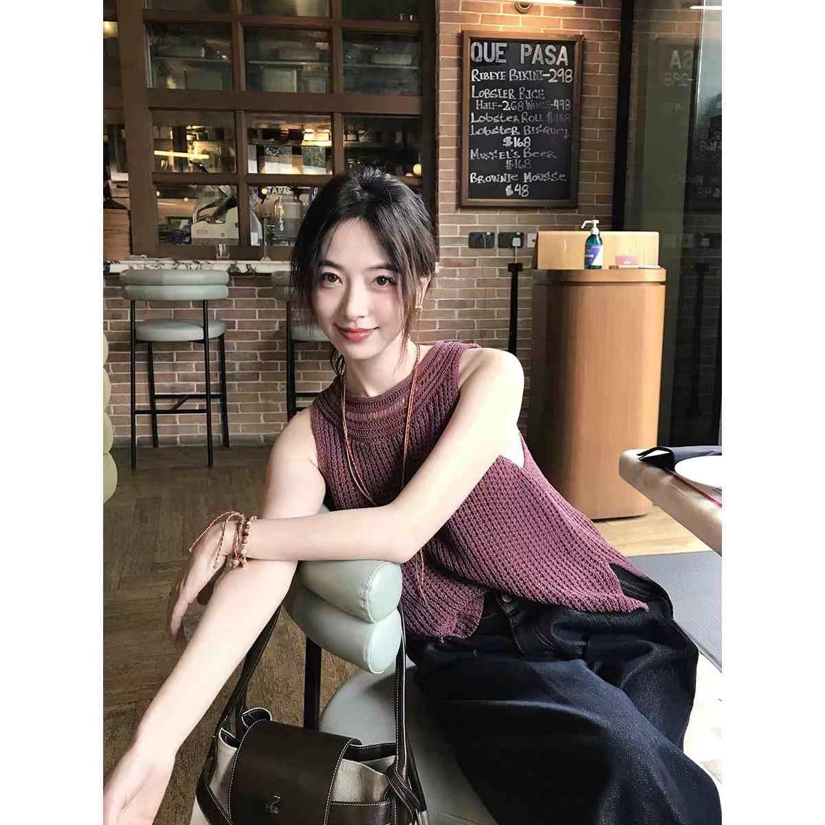 Xia Shiwen Retro linen cotton knitted round neck loose lazy hollow vest spring atmosphere sleeveless top