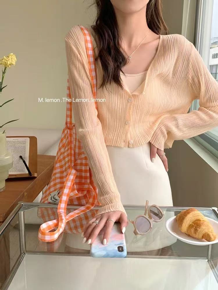Non-shoot Ice Silk Short Sleeve Sun Protection Knit Cardigan for Women Summer V-neck Air Conditioning Cardigan Scarf Small Shirt Outerwear Fashion