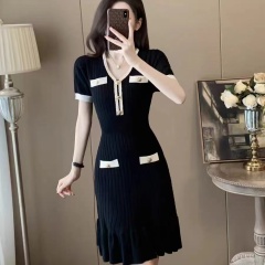 Knitted color-blocking dress for women in summer slim look slim and temperament V-neck waist-hugging ruffle skirt skirt