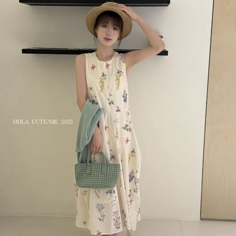 Korean retro fresh niche design large skirt long skirt for women in summer new style sleeveless vest dress