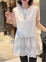 Korean chic hollow lace sleeveless vest base shirt for women in summer new fashionable and versatile layered top trendy