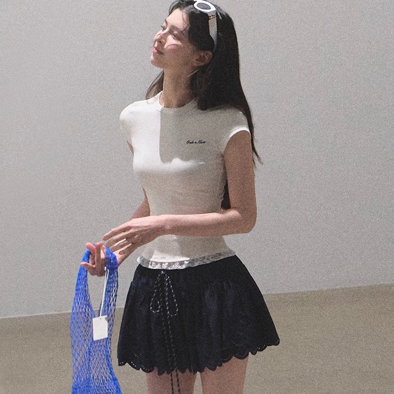 OAKMOO/ "See yourself to reconcile the weather" Lace skin-friendly and antibacterial slimming tight short-sleeved T-shirt top