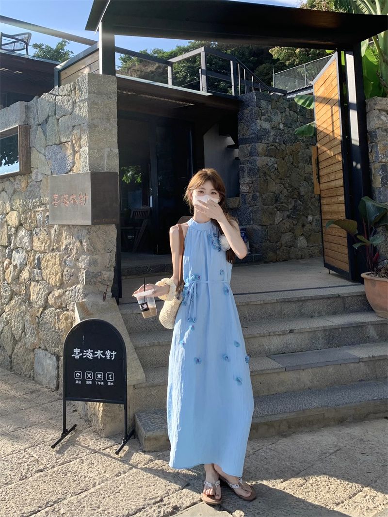 Floral suspender sleeve dress new French 2025 summer versatile vacation long skirt young belly covering women