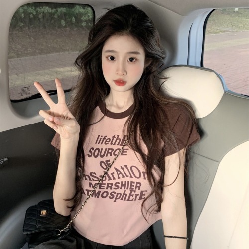 American retro contrasting ragdoll sleeve letter printed slim fit short top + grey half-body pleated skirt two-piece set