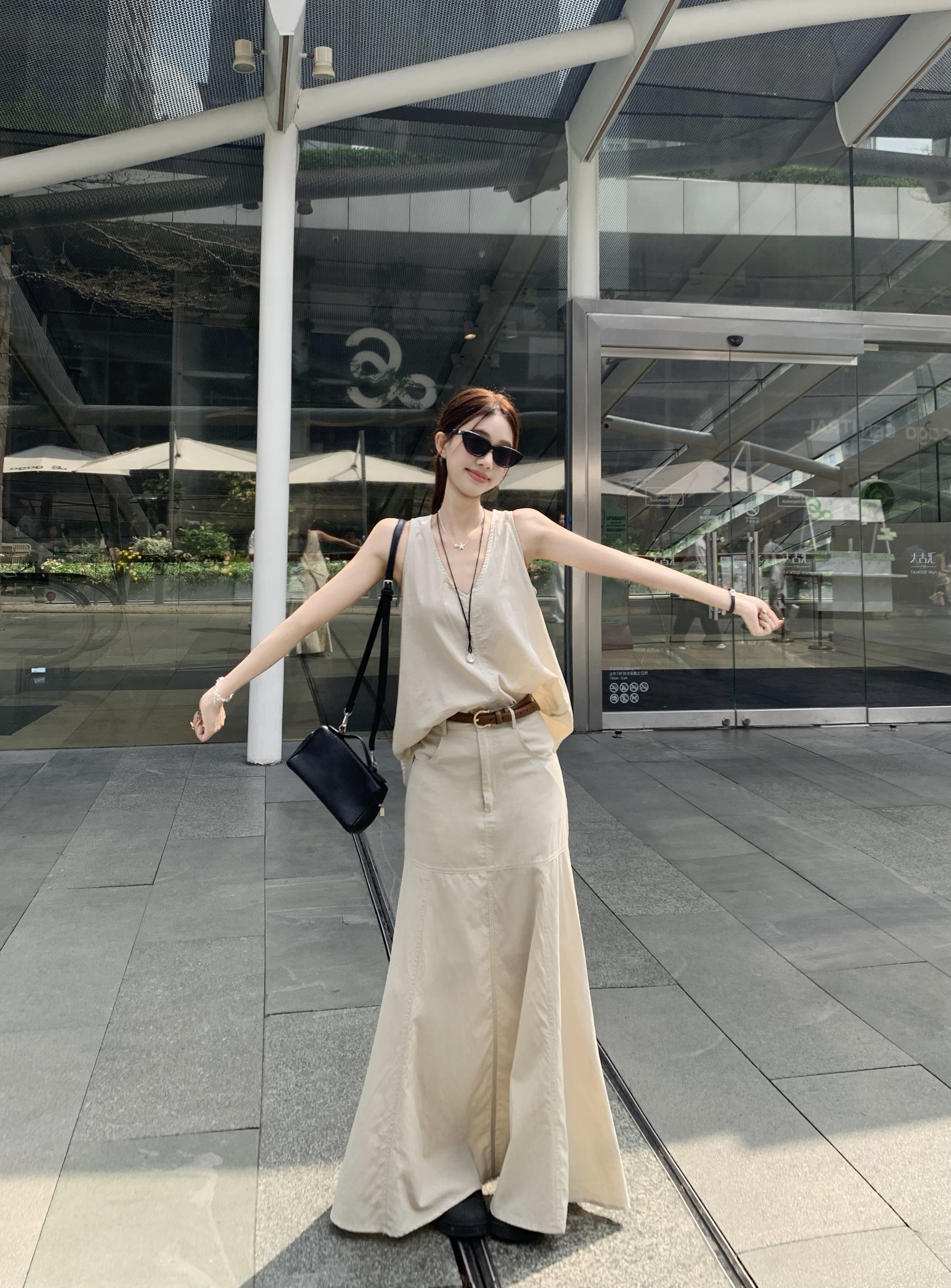Real shot~French temperament linen suit women's V-neck vest top high waist mid-length skirt two-piece set