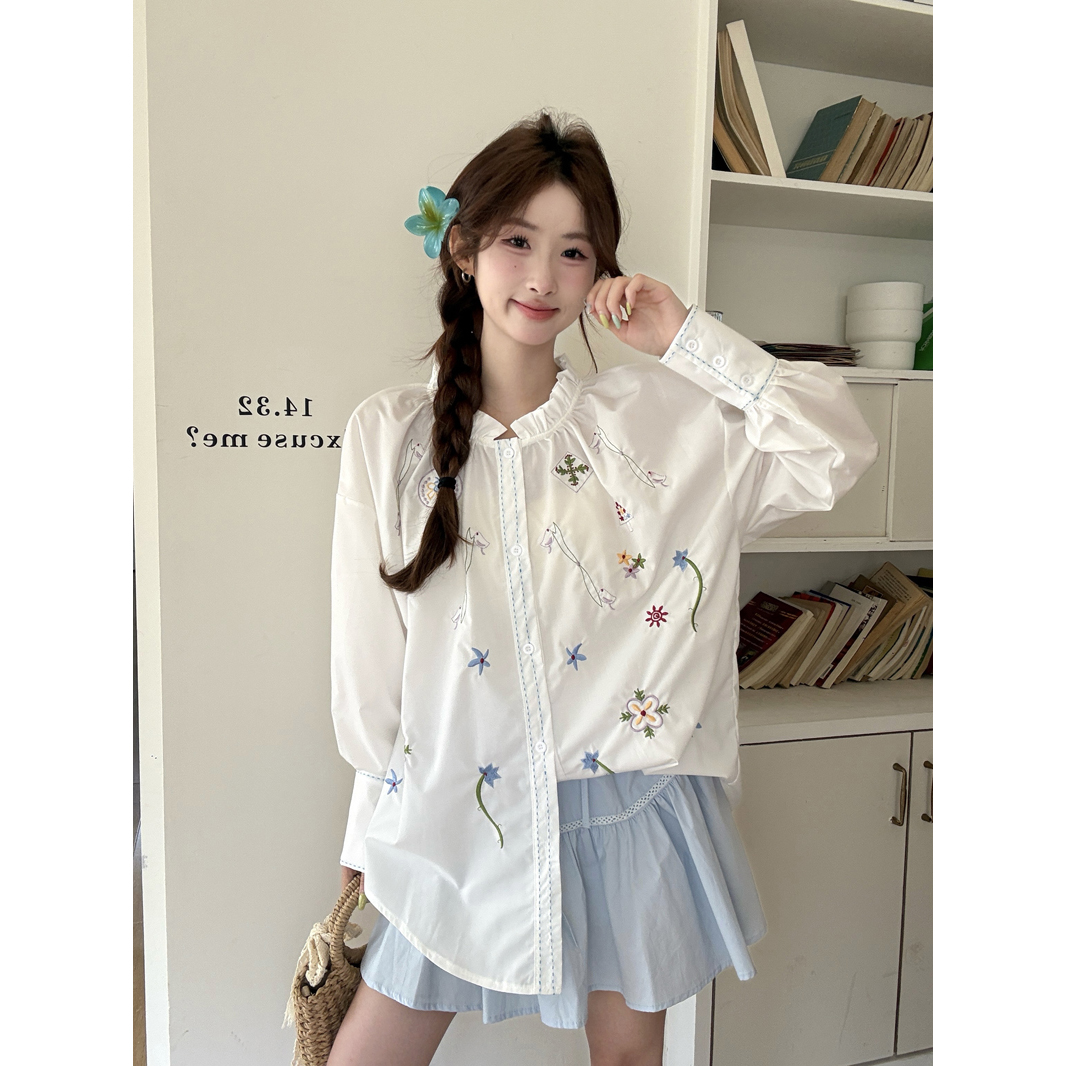 French white embroidered lace holiday style shirt women's 2025 spring and summer new style design chic temperament top