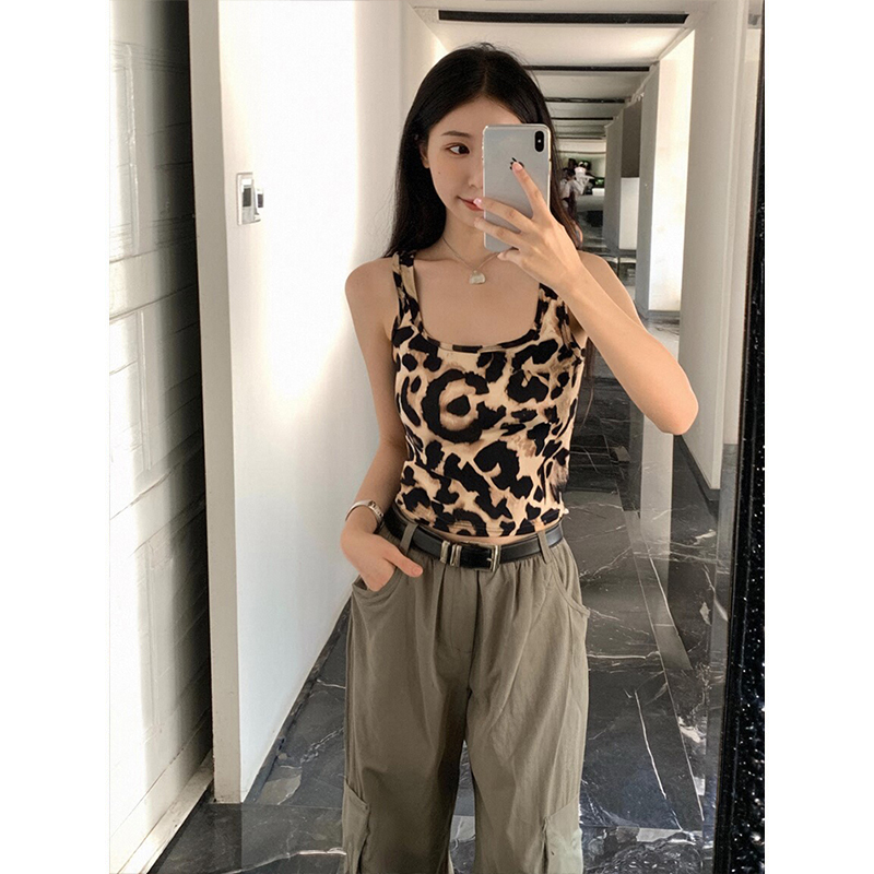 Real shot~ Sweet, spicy, cool, sexy leopard print vest women purely looking slimming base top