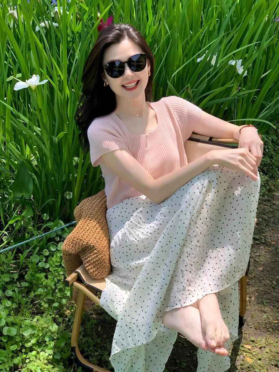 Summer wear with a complete set of fashionable pink short-sleeved floral suit skirt for summer wear